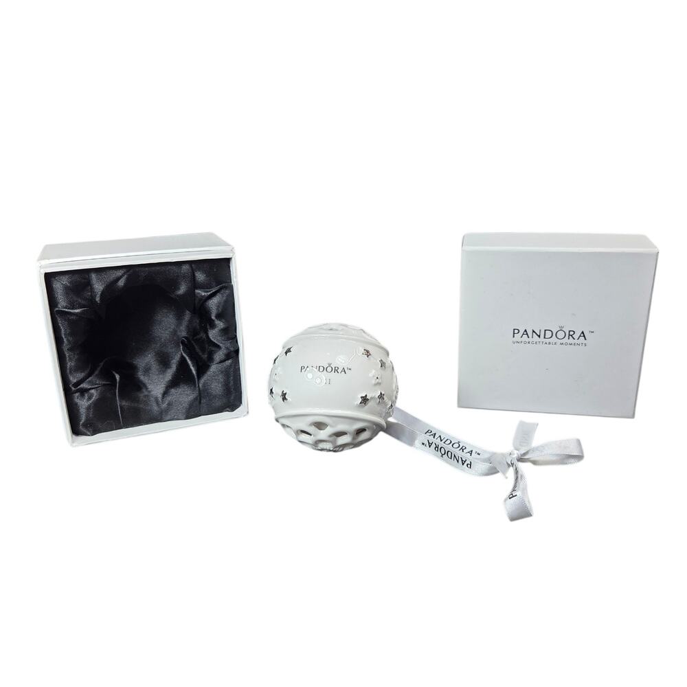Pandora 2011 Unforgettable Moments White Christmas Ball Ornament Silver Stars